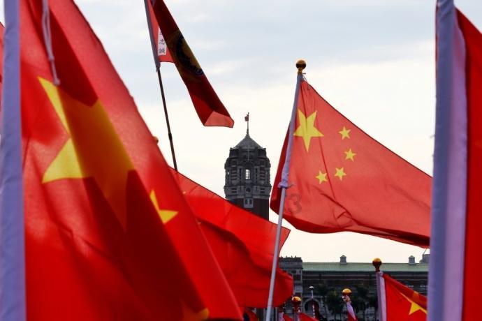 开福区:抢抓晴好天气 抢修受损路面 守护脚下平安