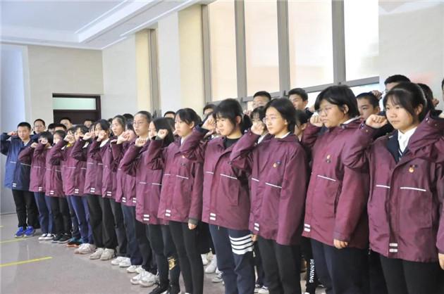 阿瑞斯病毒无限金币9999999下载游戏画面